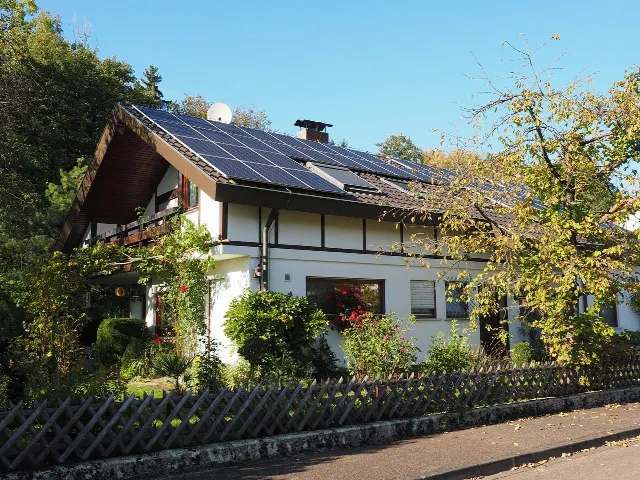 Casa bifamiliare – costi, isolamento acustico e planimetria