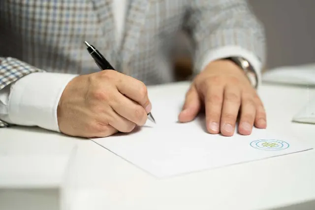 Condominio: investimento di capitale, denaro per la casa e notaio