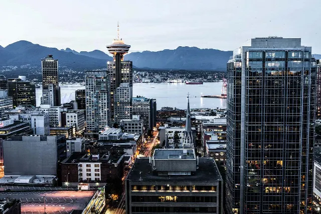 Broker di lusso Vancouver (Canada): Condominio, casa e investimento