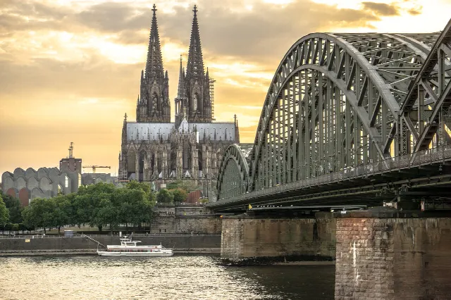 Vivere a Colonia: Proprietà di lusso a Südstadt, Marienburg e Hahnwald – Prezzi al metro quadro & consigli per case, appartamenti e terreni