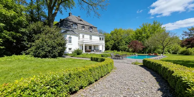 Vendere villa a Berlino: elenco, valutazione, prezzi, agente immobiliare, errori, esperienze