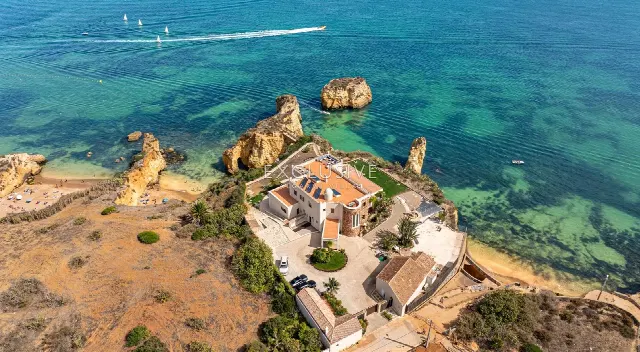 Oceanfront Villa on Fortress Ruins, 8 Bedrooms