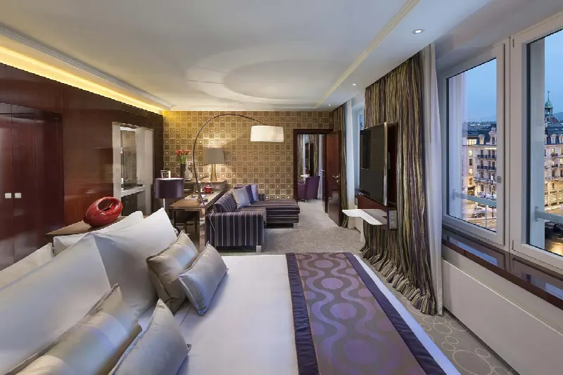 Broker di lusso Toronto (Canada): Condominio, casa e investimento