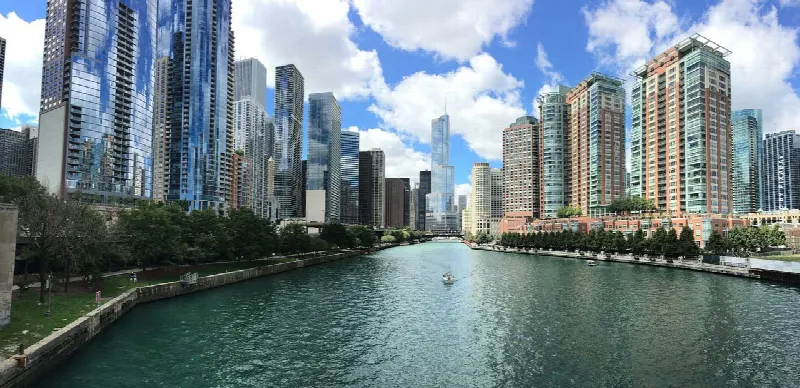 Agente immobiliare di lusso Chicago: condominio di 240 metri quadrati, casa esclusiva e attico