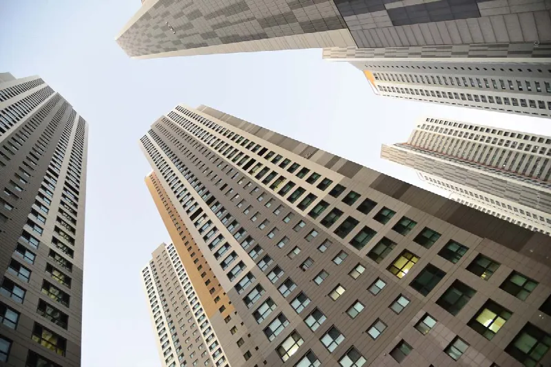 Molteplici società immobiliari: Immobili, formazione, vantaggi/svantaggi e tasse