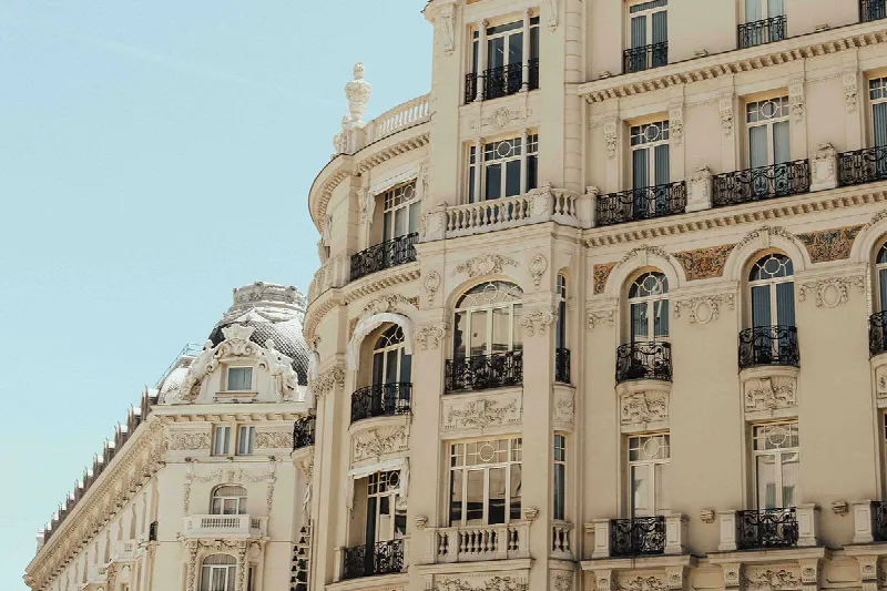 Vivere a Schwabing (Monaco): Comprare un appartamento e un terreno – consigli su posizione, tipo di proprietà e prezzo al metro quadro