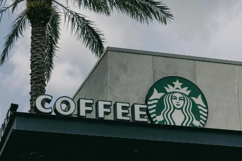 5 consigli per l’ubicazione degli immobili per le caffetterie: scalare come Starbucks